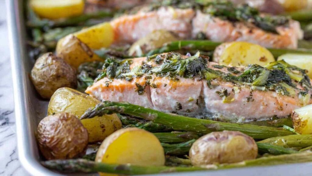 Easy Salmon Broccoli and Potatoes 2 1024x576 1