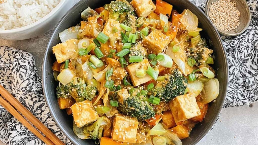 Tofu Vegetable Stir Fry with Peanut Sauce 2 1024x576 1